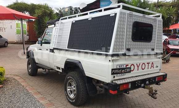 Acheter Occasion Voiture Toyota Land Cruiser Blanc à Lusaka, Zambie Acheter Occasion Voiture Toyota Land Cruiser Blanc à Lusaka, Zambie