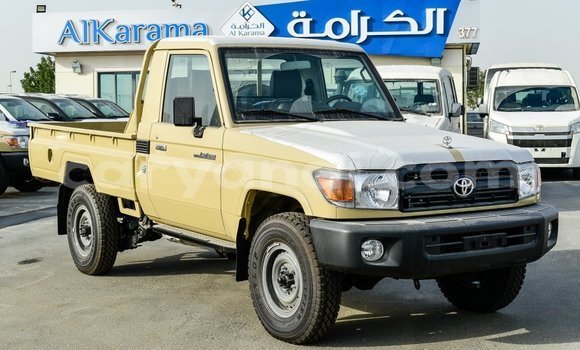 Acheter Import Voiture Toyota Land Cruiser Beige à Import - Dubai, Zambie Acheter Import Voiture Toyota Land Cruiser Beige à Import - Dubai, Zambie