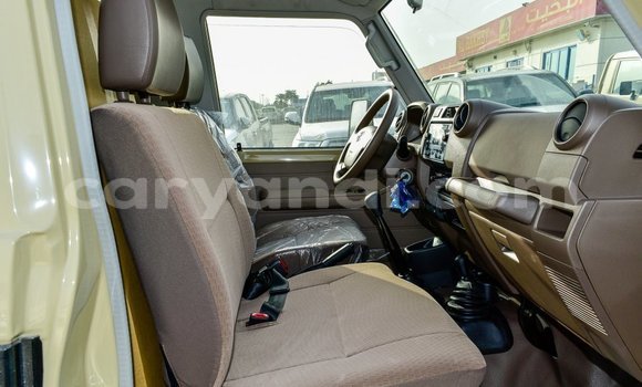 Acheter Import Voiture Toyota Land Cruiser Beige à Import - Dubai, Zambie Acheter Import Voiture Toyota Land Cruiser Beige à Import - Dubai, Zambie