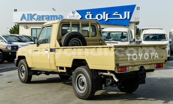 Acheter Import Voiture Toyota Land Cruiser Beige à Import - Dubai, Zambie Acheter Import Voiture Toyota Land Cruiser Beige à Import - Dubai, Zambie