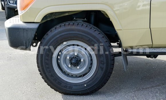 Acheter Import Voiture Toyota Land Cruiser Beige à Import - Dubai, Zambie Acheter Import Voiture Toyota Land Cruiser Beige à Import - Dubai, Zambie