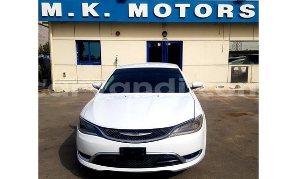 Buy Import Chrysler 200 White Car in Import - Dubai in Zambia