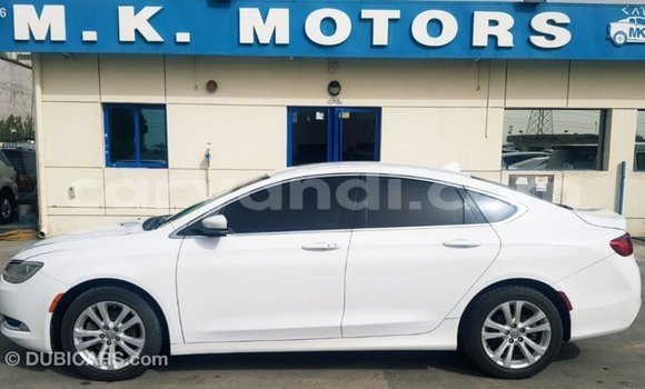 Nunua Imported Chrysler 200 Nyeupe Gari ndani ya Import - Dubai nchini Zambia Nunua Imported Chrysler 200 Nyeupe Gari ndani ya Import - Dubai nchini Zambia