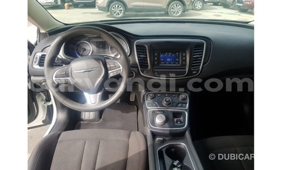 Nunua Imported Chrysler 200 Nyeupe Gari ndani ya Import - Dubai nchini Zambia Nunua Imported Chrysler 200 Nyeupe Gari ndani ya Import - Dubai nchini Zambia