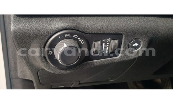 Nunua Imported Chrysler 200 Nyeupe Gari ndani ya Import - Dubai nchini Zambia Nunua Imported Chrysler 200 Nyeupe Gari ndani ya Import - Dubai nchini Zambia