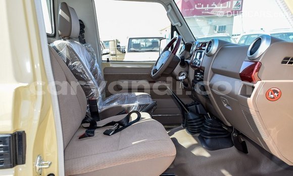 Acheter Import Voiture Toyota Land Cruiser Beige à Import - Dubai, Zambie Acheter Import Voiture Toyota Land Cruiser Beige à Import - Dubai, Zambie