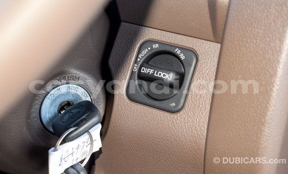Acheter Import Voiture Toyota Land Cruiser Beige à Import - Dubai, Zambie Acheter Import Voiture Toyota Land Cruiser Beige à Import - Dubai, Zambie