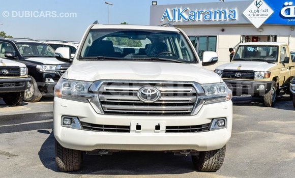 Acheter Import Voiture Toyota Land Cruiser Blanc à Import - Dubai, Zambie Acheter Import Voiture Toyota Land Cruiser Blanc à Import - Dubai, Zambie