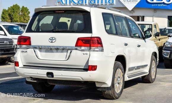Acheter Import Voiture Toyota Land Cruiser Blanc à Import - Dubai, Zambie Acheter Import Voiture Toyota Land Cruiser Blanc à Import - Dubai, Zambie