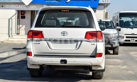 Acheter Import Voiture Toyota Land Cruiser Blanc à Import - Dubai, Zambie Acheter Import Voiture Toyota Land Cruiser Blanc à Import - Dubai, Zambie