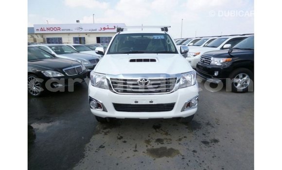 Nunua Imported Toyota Hilux Nyeupe Gari ndani ya Import - Dubai nchini Zambia Nunua Imported Toyota Hilux Nyeupe Gari ndani ya Import - Dubai nchini Zambia