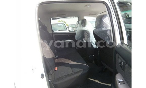 Nunua Imported Toyota Hilux Nyeupe Gari ndani ya Import - Dubai nchini Zambia Nunua Imported Toyota Hilux Nyeupe Gari ndani ya Import - Dubai nchini Zambia