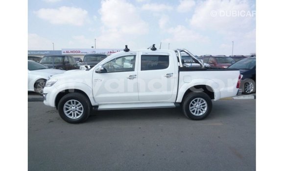 Nunua Imported Toyota Hilux Nyeupe Gari ndani ya Import - Dubai nchini Zambia Nunua Imported Toyota Hilux Nyeupe Gari ndani ya Import - Dubai nchini Zambia