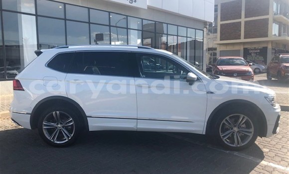 Buy Used Volkswagen Tiguan Silver Car in Chingola in Zambia Buy Used Volkswagen Tiguan Silver Car in Chingola in Zambia
