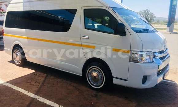 Acheter Occasion Voiture Toyota Aqua Blanc à Lusaka, Zambie Acheter Occasion Voiture Toyota Aqua Blanc à Lusaka, Zambie