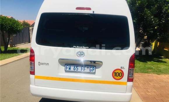 Acheter Occasion Voiture Toyota Aqua Blanc à Lusaka, Zambie Acheter Occasion Voiture Toyota Aqua Blanc à Lusaka, Zambie