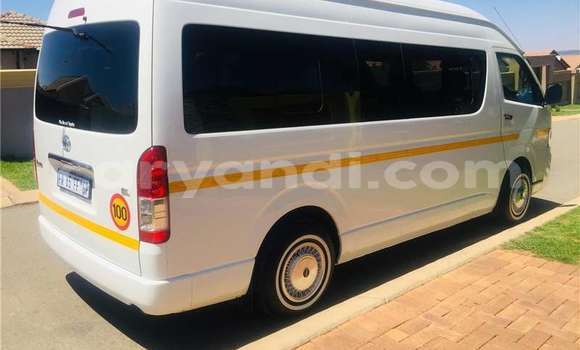 Acheter Occasion Voiture Toyota Aqua Blanc à Lusaka, Zambie Acheter Occasion Voiture Toyota Aqua Blanc à Lusaka, Zambie