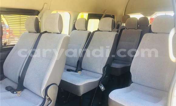 Acheter Occasion Voiture Toyota Aqua Blanc à Lusaka, Zambie Acheter Occasion Voiture Toyota Aqua Blanc à Lusaka, Zambie