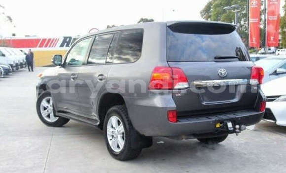 Buy Used Toyota Land Cruiser Silver Car in Lusaka in Zambia Buy Used Toyota Land Cruiser Silver Car in Lusaka in Zambia