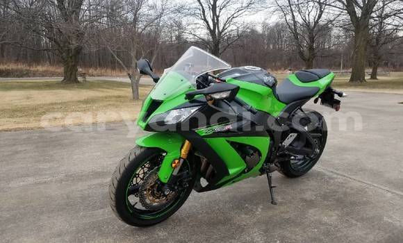 Acheter Occasion Moto Kawasaki Ninja ZX-10R Vert à Lusaka, Zambie Acheter Occasion Moto Kawasaki Ninja ZX-10R Vert à Lusaka, Zambie
