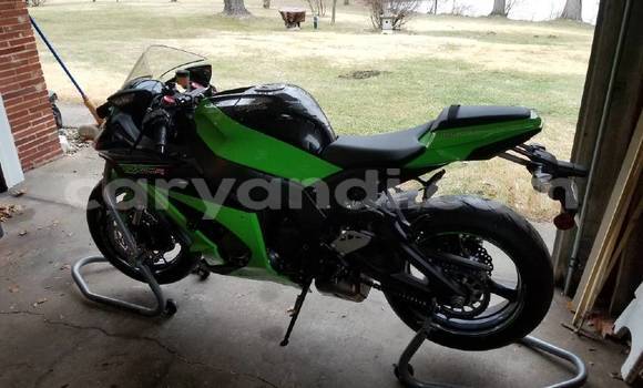 Acheter Occasion Moto Kawasaki Ninja ZX-10R Vert à Lusaka, Zambie Acheter Occasion Moto Kawasaki Ninja ZX-10R Vert à Lusaka, Zambie
