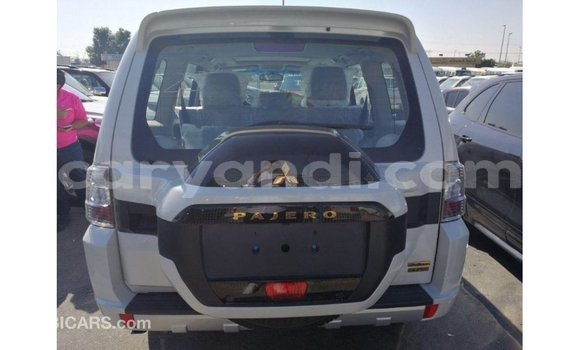 Buy Import Mitsubishi Pajero White Car in Import - Dubai in Zambia Buy Import Mitsubishi Pajero White Car in Import - Dubai in Zambia