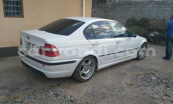 Tenga Tsaru BMW 3–Series Chena Mota in Lusaka in Zambia Tenga Tsaru BMW 3–Series Chena Mota in Lusaka in Zambia