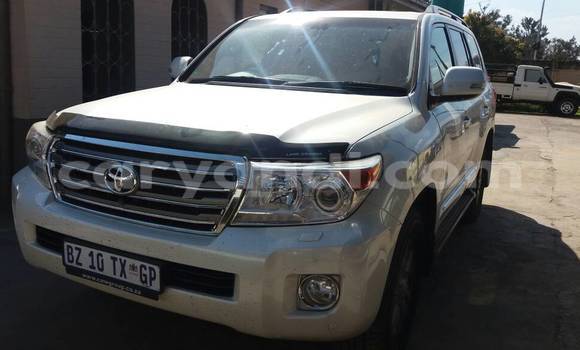 Buy Used Toyota Land Cruiser White Car in Lusaka in Zambia Buy Used Toyota Land Cruiser White Car in Lusaka in Zambia