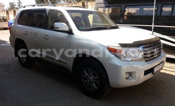 Buy Used Toyota Land Cruiser White Car in Lusaka in Zambia Buy Used Toyota Land Cruiser White Car in Lusaka in Zambia