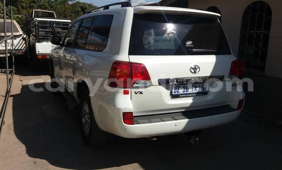 Buy Used Toyota Land Cruiser White Car in Lusaka in Zambia Buy Used Toyota Land Cruiser White Car in Lusaka in Zambia