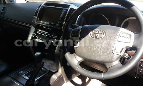 Buy Used Toyota Land Cruiser White Car in Lusaka in Zambia Buy Used Toyota Land Cruiser White Car in Lusaka in Zambia