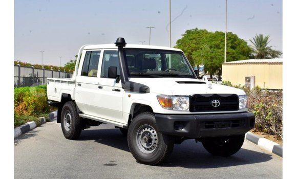 Buy Import Toyota Land Cruiser White Car in Import - Dubai in Zambia Buy Import Toyota Land Cruiser White Car in Import - Dubai in Zambia