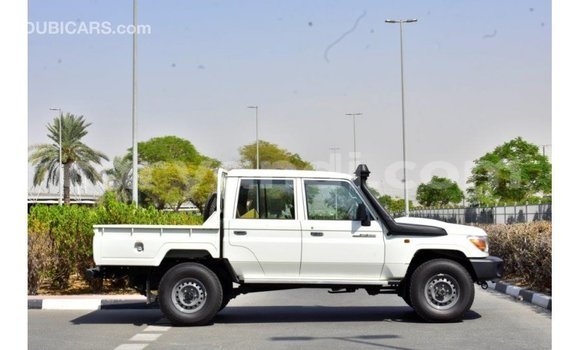 Buy Import Toyota Land Cruiser White Car in Import - Dubai in Zambia Buy Import Toyota Land Cruiser White Car in Import - Dubai in Zambia