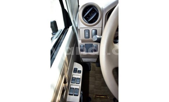 Buy Import Toyota Land Cruiser White Car in Import - Dubai in Zambia Buy Import Toyota Land Cruiser White Car in Import - Dubai in Zambia