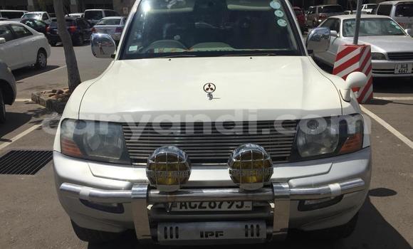 Acheter Occasion Voiture Mitsubishi Pajero Blanc à Lusaka, Zambie Acheter Occasion Voiture Mitsubishi Pajero Blanc à Lusaka, Zambie
