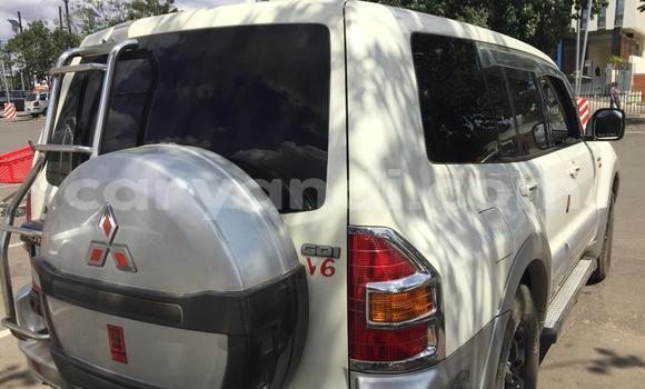 Acheter Occasion Voiture Mitsubishi Pajero Blanc à Lusaka, Zambie Acheter Occasion Voiture Mitsubishi Pajero Blanc à Lusaka, Zambie