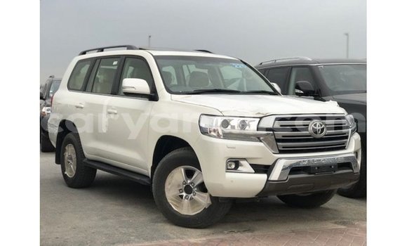 Nunua Imported Toyota Land Cruiser Nyeupe Gari ndani ya Import - Dubai nchini Zambia Nunua Imported Toyota Land Cruiser Nyeupe Gari ndani ya Import - Dubai nchini Zambia