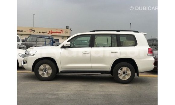 Nunua Imported Toyota Land Cruiser Nyeupe Gari ndani ya Import - Dubai nchini Zambia Nunua Imported Toyota Land Cruiser Nyeupe Gari ndani ya Import - Dubai nchini Zambia
