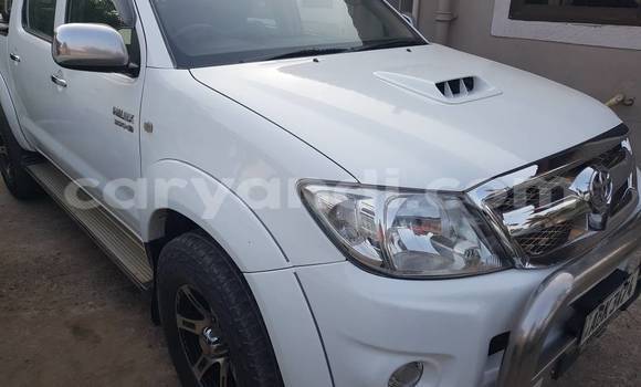 Buy Used Toyota Hilux White Car in Kitwe in Zambia Buy Used Toyota Hilux White Car in Kitwe in Zambia