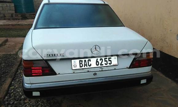 Tenga Tsaru Mercedes‒Benz 200 Chena Mota in Lusaka in Zambia Tenga Tsaru Mercedes‒Benz 200 Chena Mota in Lusaka in Zambia