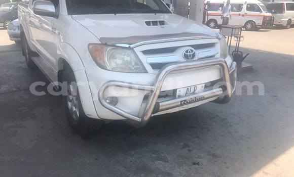Buy Used Toyota Hilux White Car in Lusaka in Zambia Buy Used Toyota Hilux White Car in Lusaka in Zambia