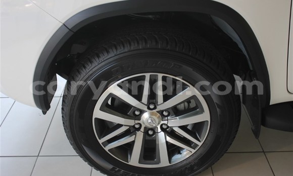 Acheter Occasion Voiture Toyota Fortuner Blanc à Lusaka, Zambie Acheter Occasion Voiture Toyota Fortuner Blanc à Lusaka, Zambie