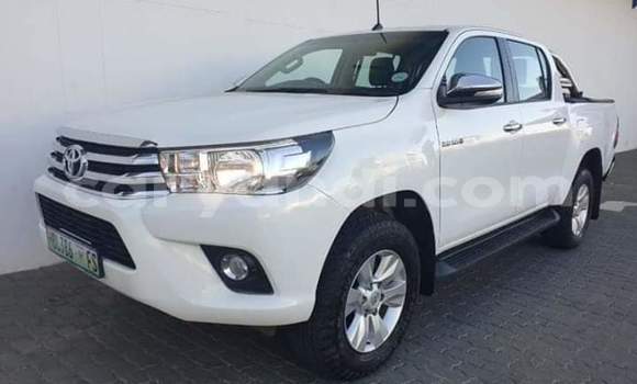 Buy Used Toyota Hilux White Car in Livingstone in Zambia Buy Used Toyota Hilux White Car in Livingstone in Zambia