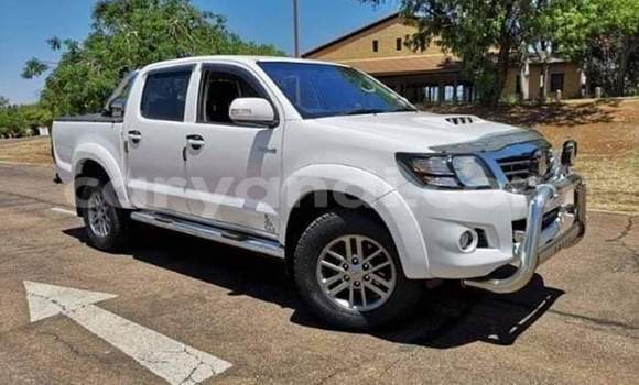 Nunua Ilio tumika Toyota Hilux Nyeupe Gari ndani ya Livingstone nchini Zambia Nunua Ilio tumika Toyota Hilux Nyeupe Gari ndani ya Livingstone nchini Zambia
