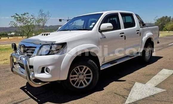 Nunua Ilio tumika Toyota Hilux Nyeupe Gari ndani ya Livingstone nchini Zambia Nunua Ilio tumika Toyota Hilux Nyeupe Gari ndani ya Livingstone nchini Zambia