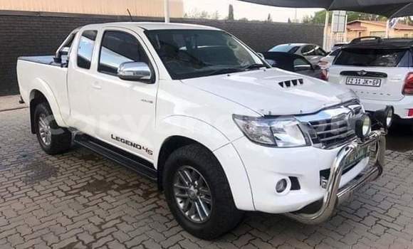 Acheter Occasion Voiture Toyota Hilux Blanc à Livingstone, Zambie Acheter Occasion Voiture Toyota Hilux Blanc à Livingstone, Zambie