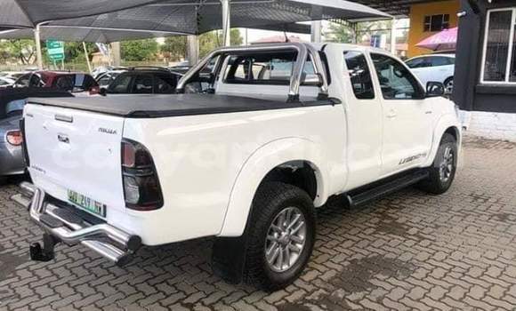 Acheter Occasion Voiture Toyota Hilux Blanc à Livingstone, Zambie Acheter Occasion Voiture Toyota Hilux Blanc à Livingstone, Zambie
