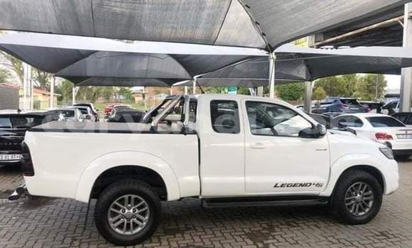 Acheter Occasion Voiture Toyota Hilux Blanc à Livingstone, Zambie Acheter Occasion Voiture Toyota Hilux Blanc à Livingstone, Zambie
