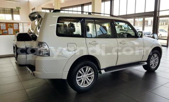 Buy Used Mitsubishi Pajero White Car in Lusaka in Zambia Buy Used Mitsubishi Pajero White Car in Lusaka in Zambia