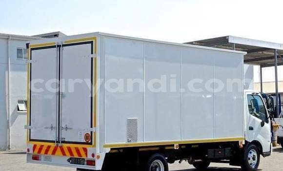 Tenga Tsaru Hino 300 Series Chena Rori in Lusaka in Zambia Tenga Tsaru Hino 300 Series Chena Rori in Lusaka in Zambia